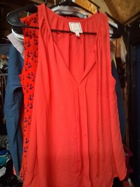 meraki Coral Sleeveless V-Neck Blouse